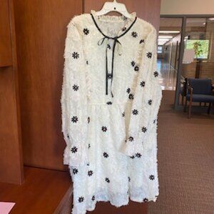 Ivory Daisy dress size 18